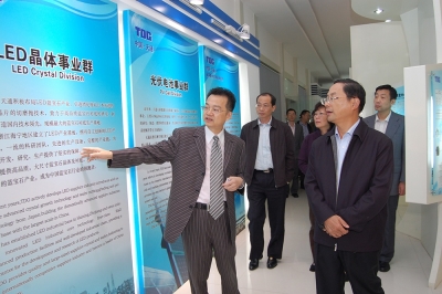 2011年，國家商務(wù)部副部長蔣耀平視察天通